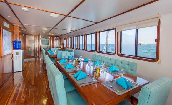 Galapagos Boat XAVIER III Interior Dining Area © Diego Garcia.jpg